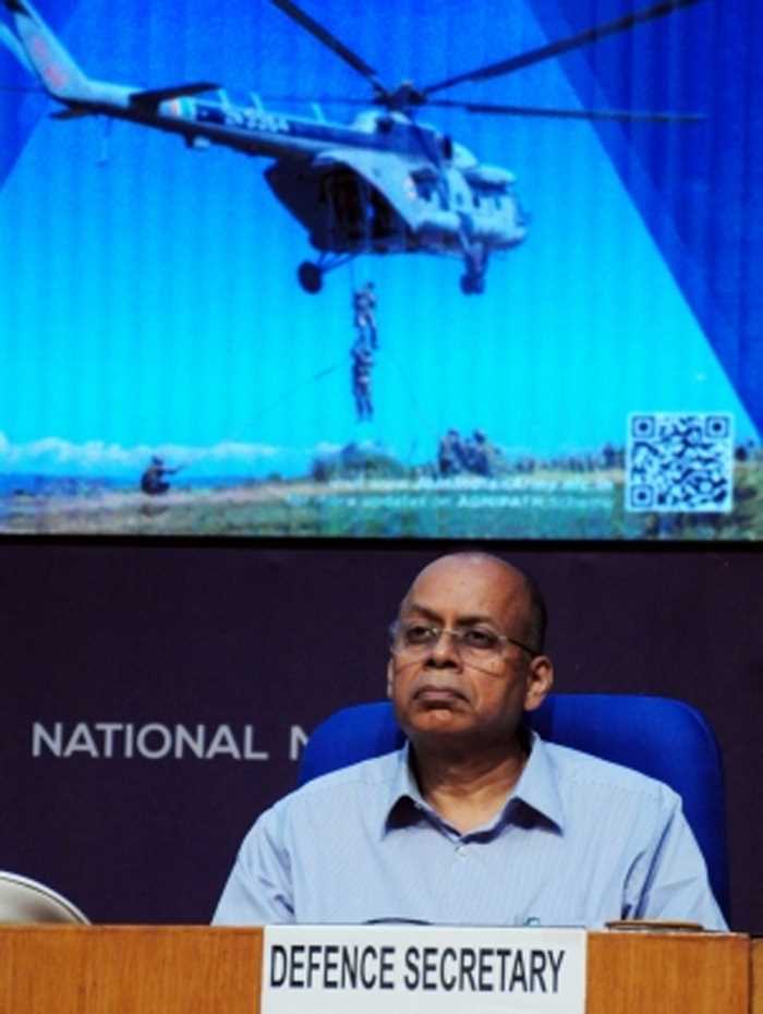 भारत का रक्षा निर्यात अब तक के सर्वाधिक 13,000 करोड़ रुपये के आंकड़े के पार